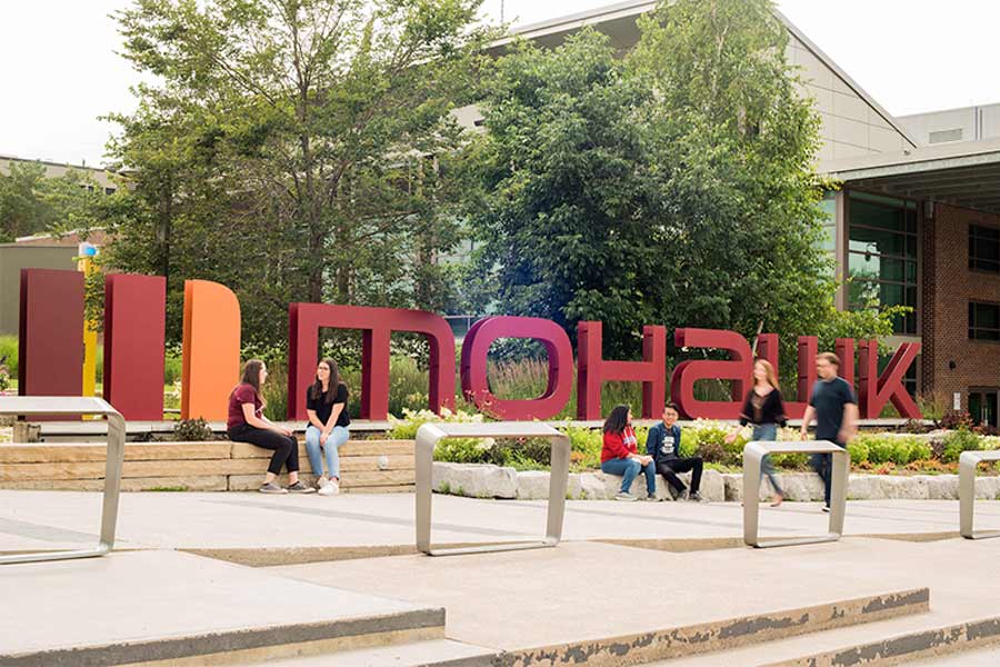MOHAWK COLLEGE (HAMILTON, ONTARIO)